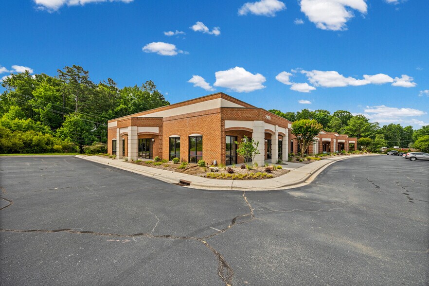 More Photos Of 2400 Crownpoint Executive Dr, Charlotte Office For Lease
