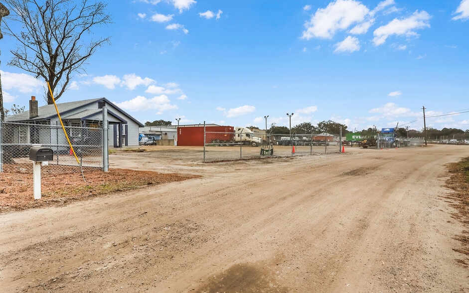 More Photos Of 123 Beasley Rd, Savannah Industrial For Sale