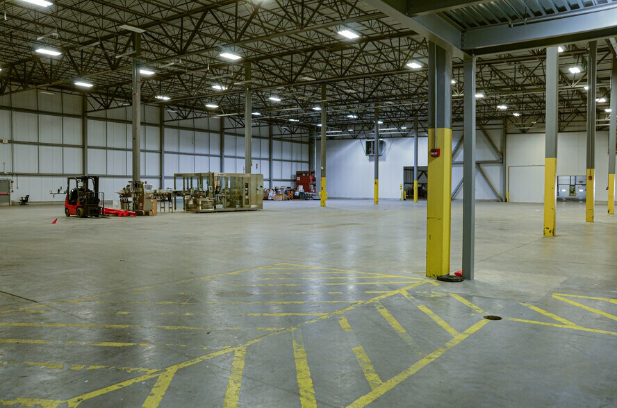 More Photos Of 210 Ski Village Dr, Mount Shasta Distribution For Sale