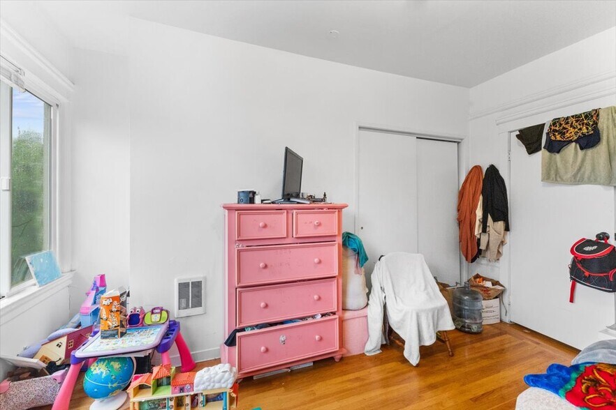 More Photos Of 2835 Anza St, San Francisco Apartments For Sale