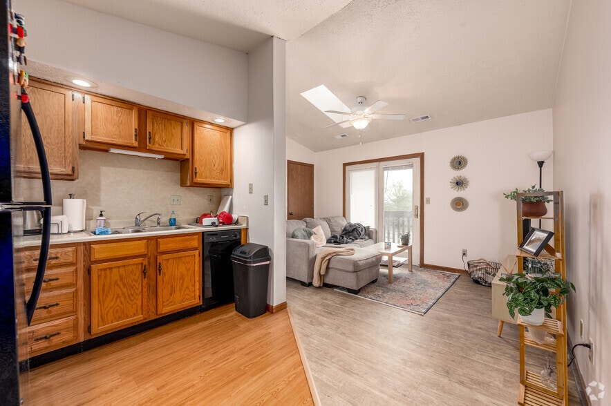 More Photos Of 400 S Grant St, West Lafayette Apartments For Sale
