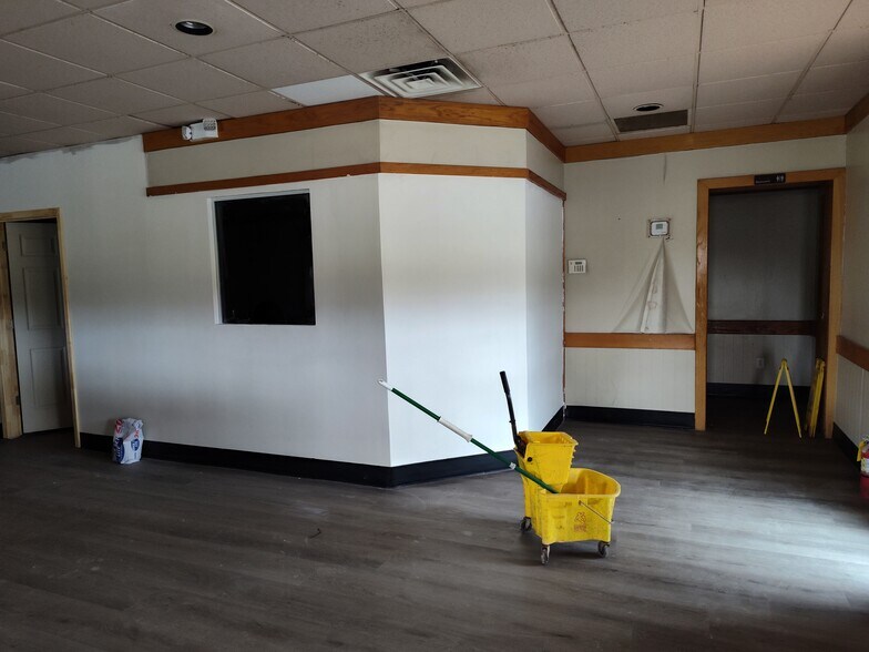 More Photos Of 6951 NC-4, Battleboro General Retail For Sale