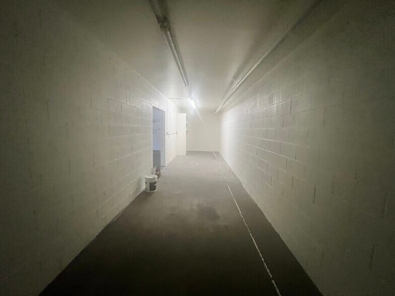 More Photos Of 147 N Gilbert St, Hemet Flex For Sale