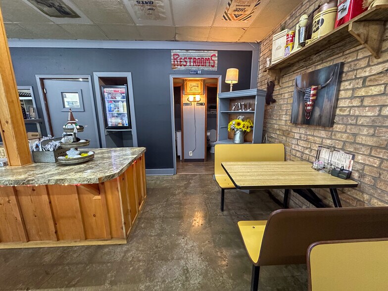 More Photos Of 201 San Antonio Rd, Alto General Retail For Sale