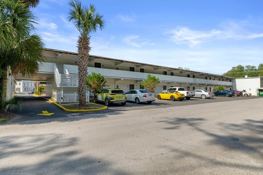 More Photos Of 5565 E Silver Springs Blvd, Silver Springs Hotel For Sale