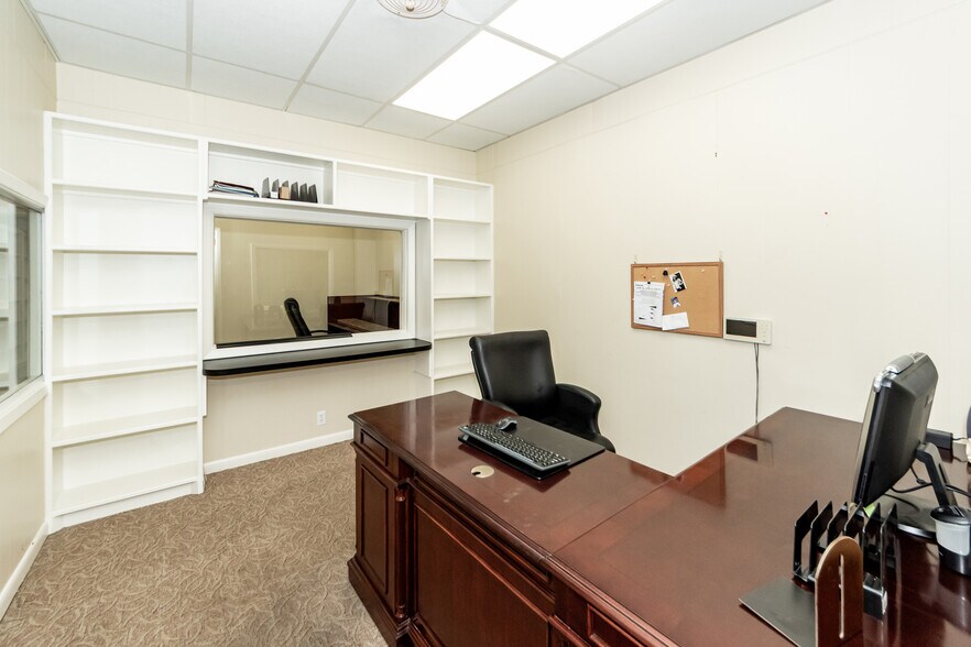 More Photos Of 2118 Cosgrove Ave, North Charleston Freestanding For Lease