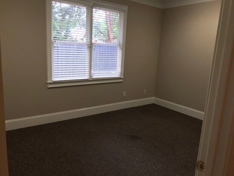 More Photos Of 11675 Century Dr, Alpharetta Office Residential For Lease