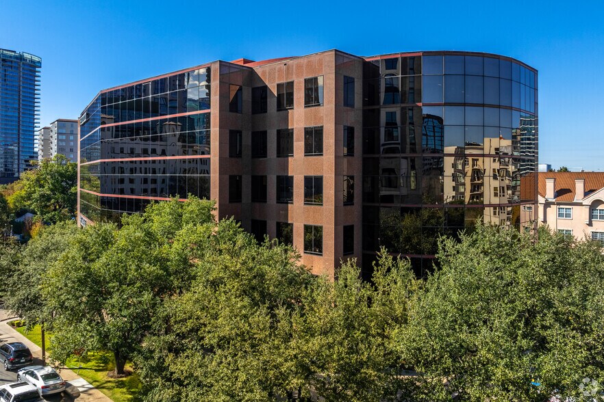 More Photos Of 3102 Maple Ave, Dallas Office For Lease