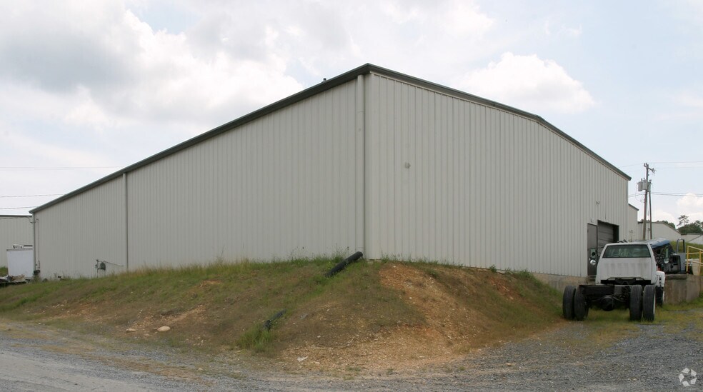 More Photos Of 2514 N Fayetteville St, Asheboro Warehouse For Lease