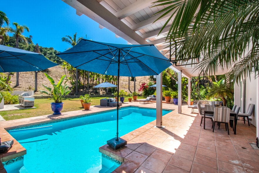 More Photos Of 9696 Antelope Rd, Beverly Hills Specialty For Lease