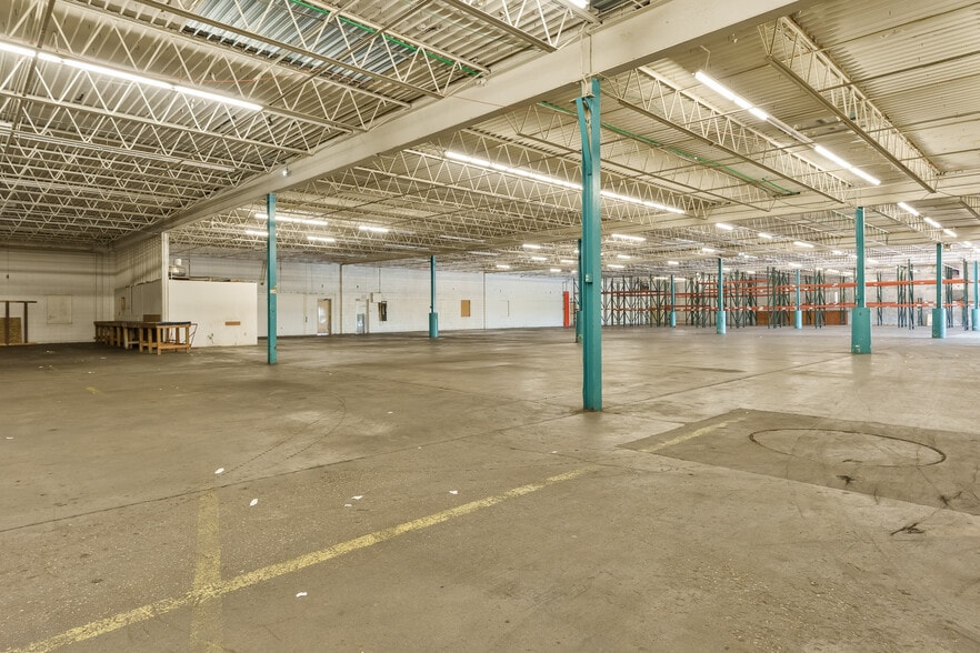 More Photos Of 6320 Material Ave, Loves Park Warehouse For Sale