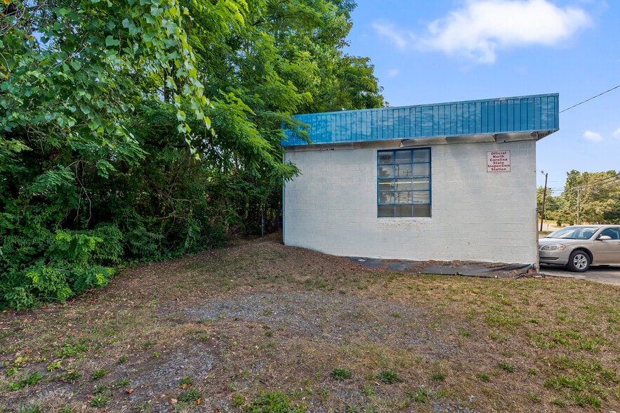 More Photos Of 5326 Main St, Walkertown Service For Sale