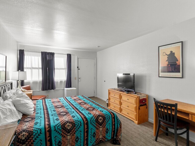 More Photos Of US 163 & San Juan River, Mexican Hat Hotel For Sale