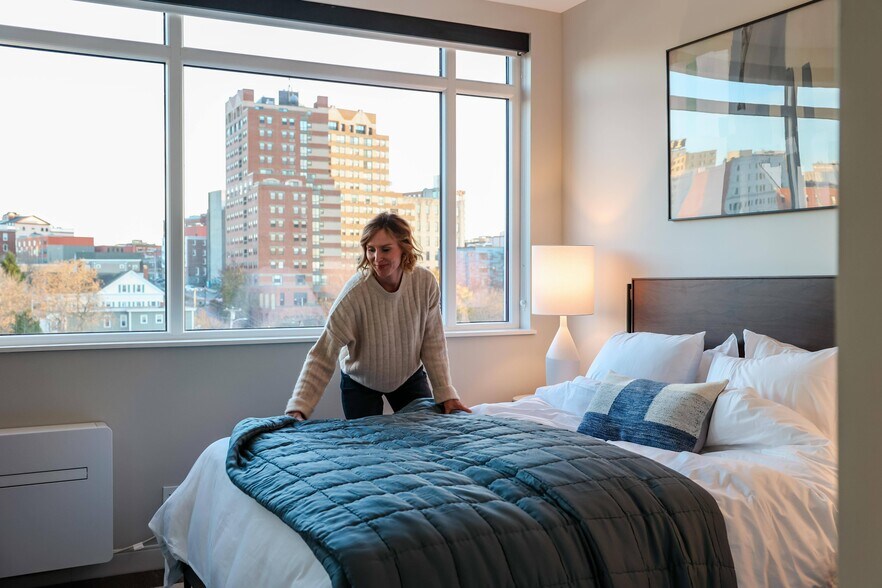 More Photos Of 52 Hanover St, Portland Apartments For Lease