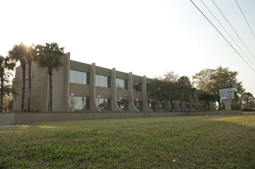 More Photos Of 5104 N Orange Blossom Trl, Orlando Office Residential For Lease