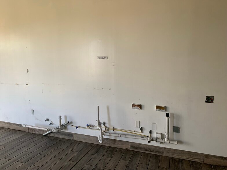 More Photos Of 4460 Keith St NW, Cleveland Freestanding For Sale