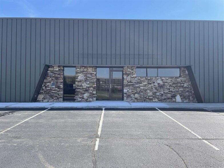 Primary Photo Of 3525 Patch St, Stevens Point Office For Lease