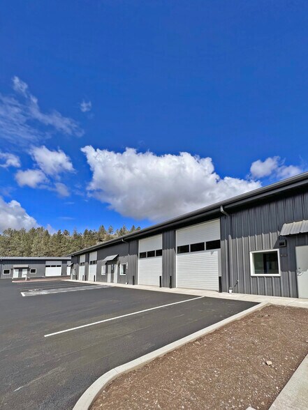 More Photos Of 64415 Strickler Ave, Bend Warehouse For Lease