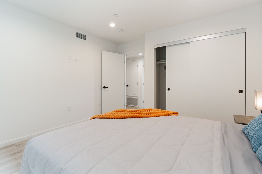 More Photos Of 1035 N Serrano Ave, Los Angeles Apartments For Sale
