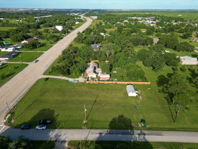 More Photos Of 11111 FM 1764 Rd, Santa Fe General Retail For Sale