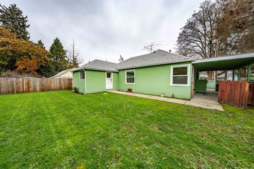 More Photos Of 1260 Plummer Ave, Grants Pass Land For Sale
