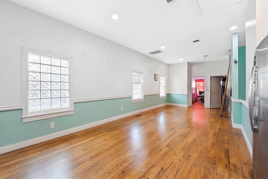 More Photos Of 1303 Summit Ave, Union City Storefront Retail Residential For Sale