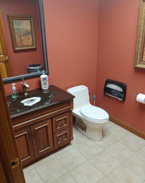 More Photos Of 1161 Bethel Rd, Columbus Medical For Sale