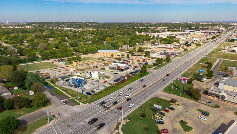 More Photos Of 820 SW Wilshire Blvd, Burleson Office For Sale