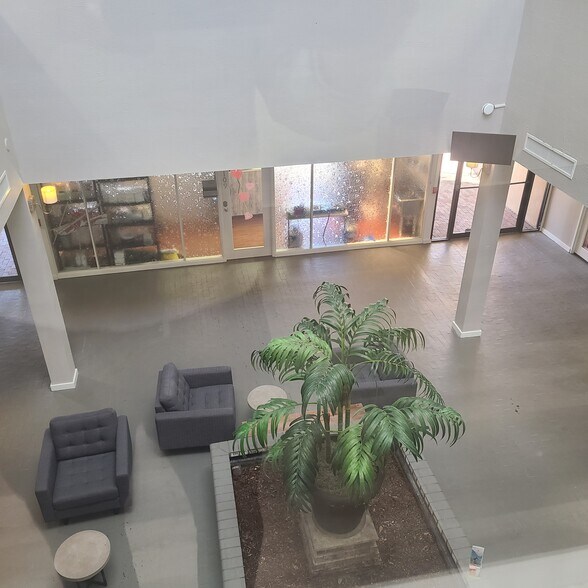 More Photos Of 32 Office Park Rd, Hilton Head Island Office For Lease