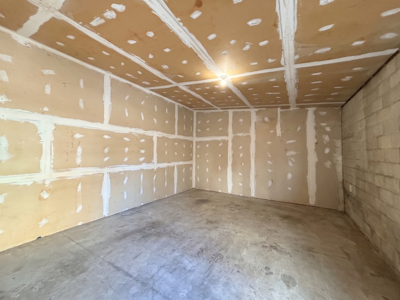 More Photos Of 1058 S Florida Ave, Lakeland Storefront Retail Office For Sale
