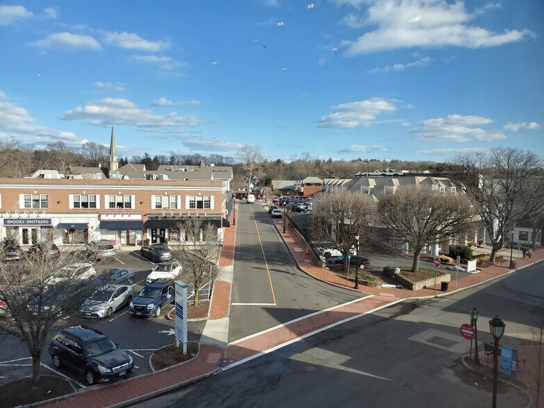 More Photos Of 125 Main St, Westport General Retail For Lease
