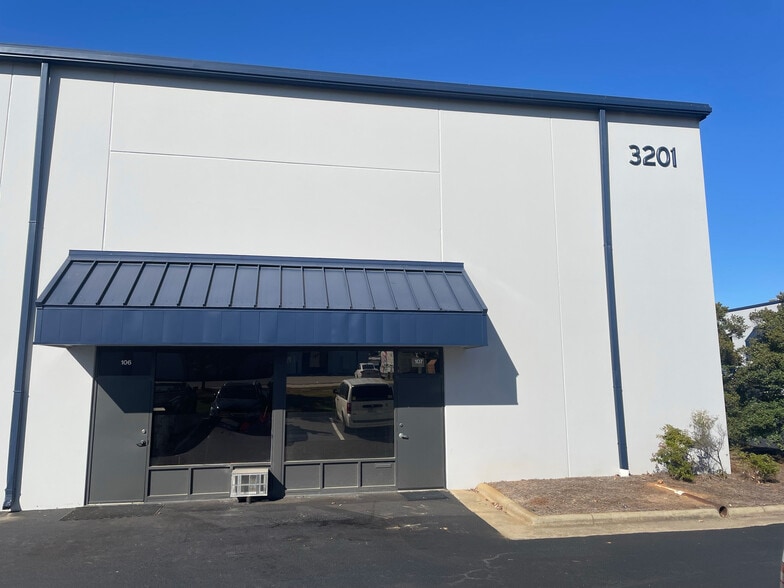 More Photos Of 3201 Wellington Ct, Raleigh Warehouse For Lease