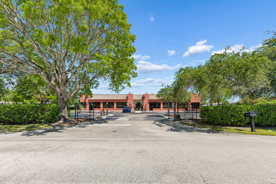 More Photos Of 1590 S Congress Ave, West Palm Beach Medical For Sale