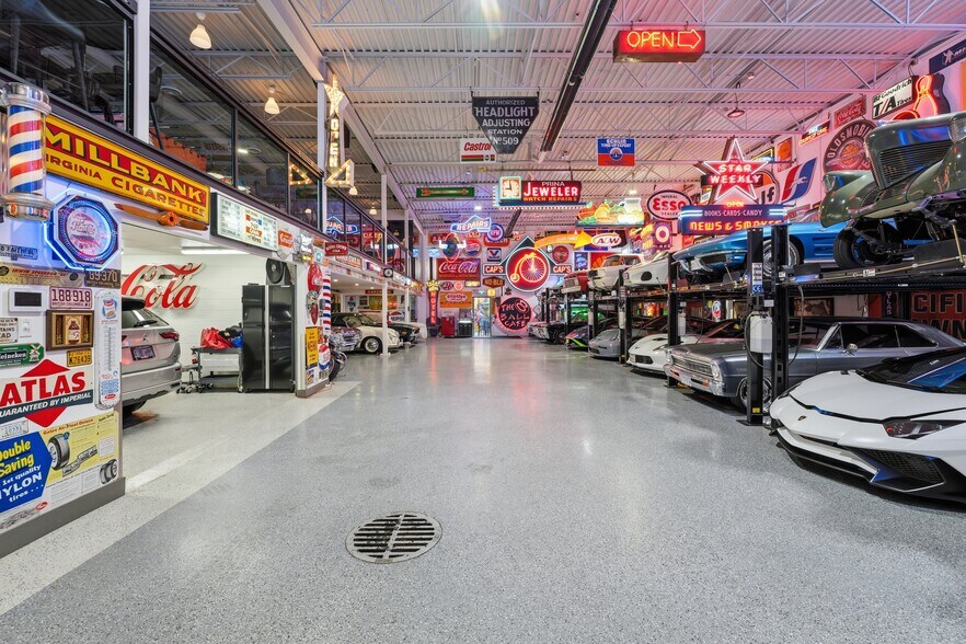 More Photos Of 935 Sherwood Ave, Coquitlam Warehouse For Sale