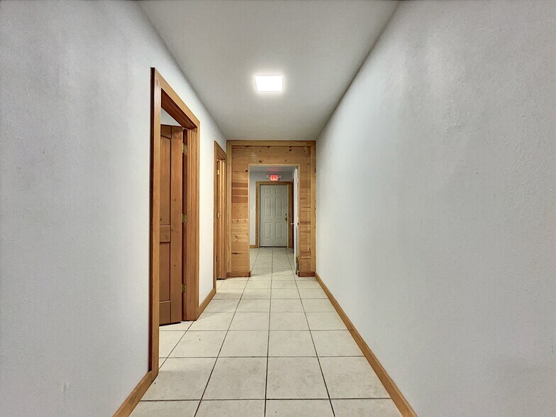 More Photos Of 201 Houston St, George West Warehouse For Lease