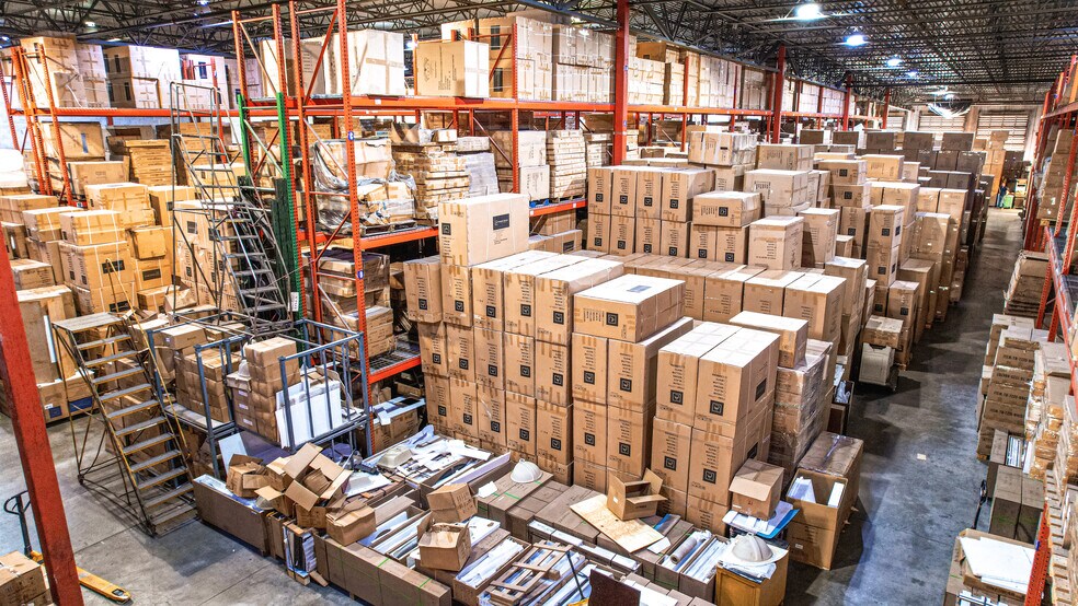 More Photos Of 12860-12864 NW South River Dr, Medley Warehouse For Lease