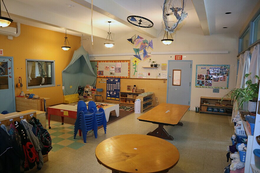 More Photos Of 1244 W 17th Ave, Eugene Daycare Center For Sale