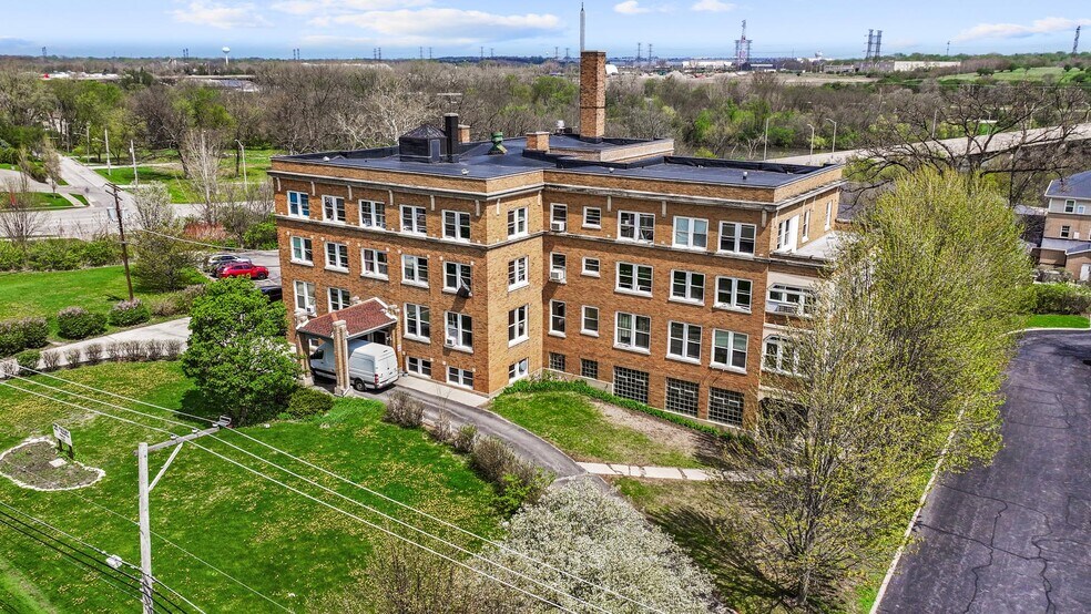 Primary Photo Of 1329 N Lake St, Aurora Correctional Facility For Sale