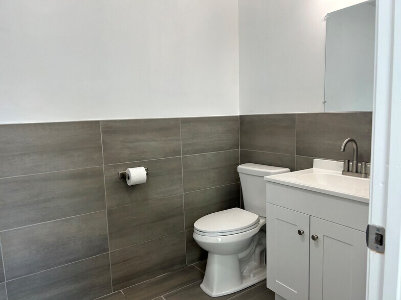 More Photos Of 1554 Juniper St, Norfolk Service For Lease