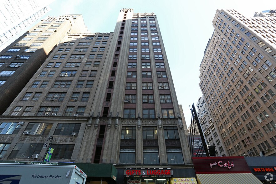 More Photos Of 580 Eighth Ave, New York Office For Lease