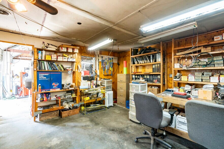 More Photos Of 2811 NY-82, Pleasant Valley Manufacturing For Sale