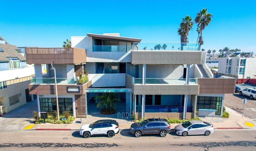 Primary Photo Of 951 Seacoast Dr, Imperial Beach Restaurant For Sale