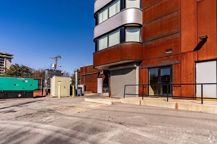 More Photos Of 1710 Magnolia Blvd, Nashville Assisted Living For Sale