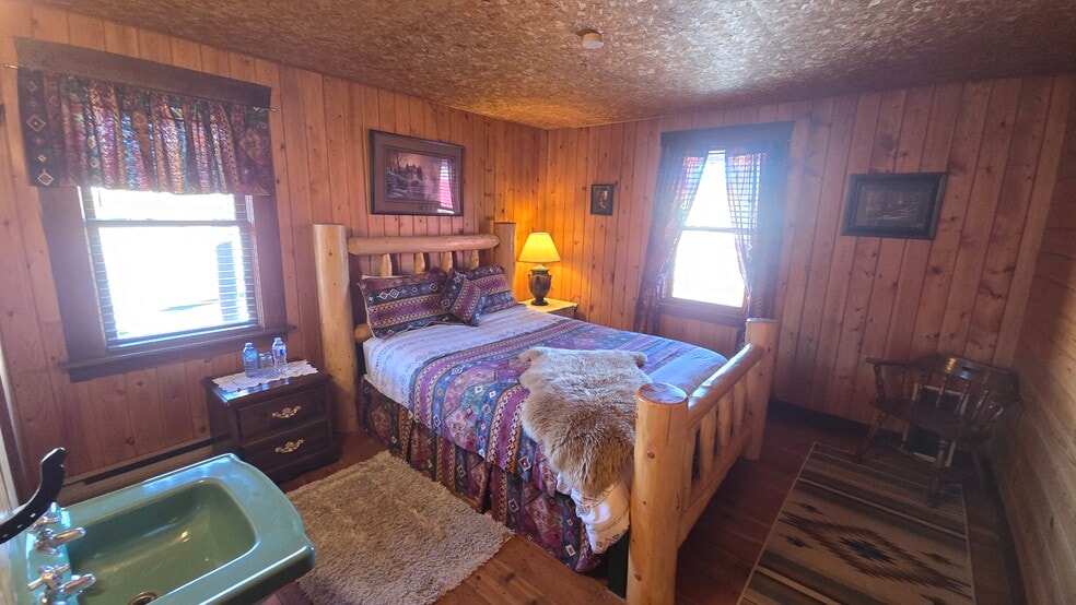 More Photos Of 1080 Stack Valley Rd, Cariboo Hotel For Sale