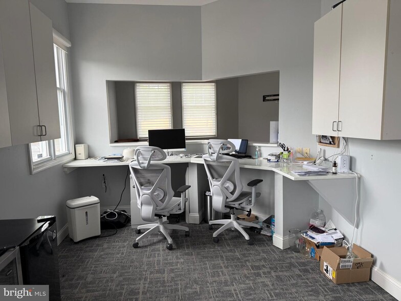 More Photos Of 225 Town Square Dr, Lusby Medical For Lease