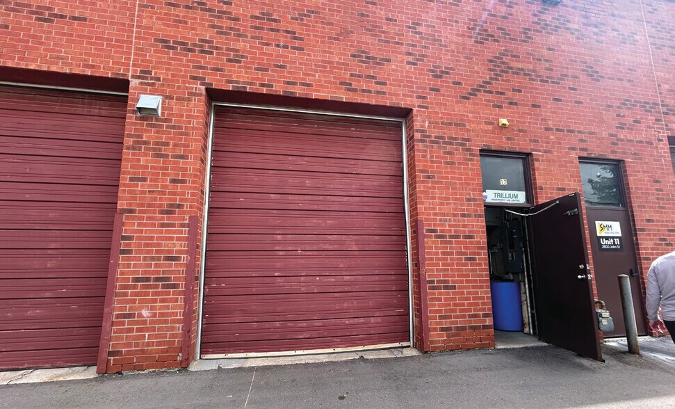 More Photos Of 2800 John St, Markham Light Distribution For Sale