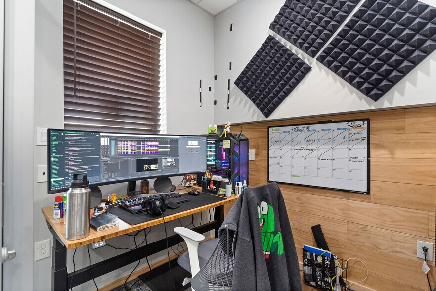 More Photos Of 1330 Rayford Park Rd, Spring Loft Creative Space For Lease