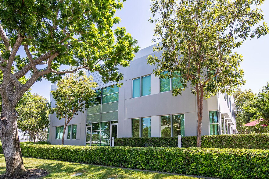 More Photos Of 9205 Research Dr, Irvine Loft Creative Space For Sale