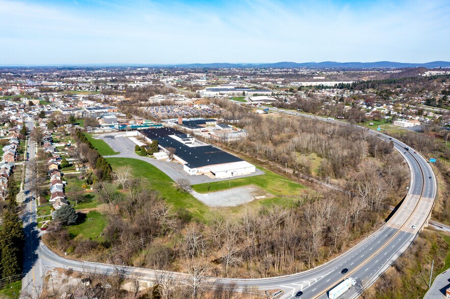 More Photos Of 1499 E Philadelphia St, York Manufacturing For Lease