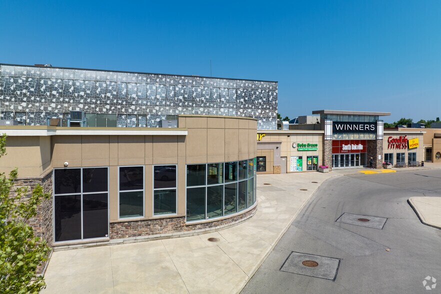 More Photos Of 1431-1527 Rebecca St, Oakville Unknown For Sale